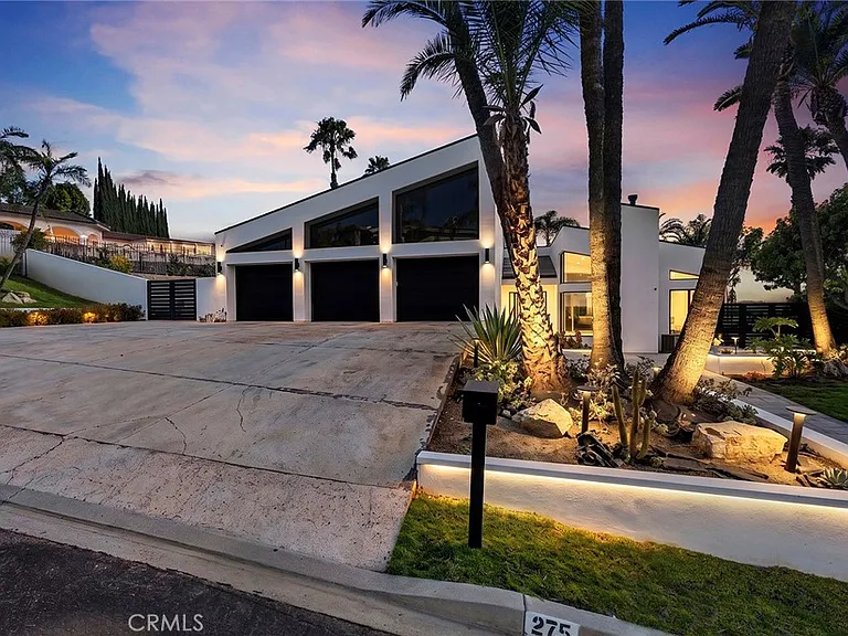275 S Owens Dr — Photo 5