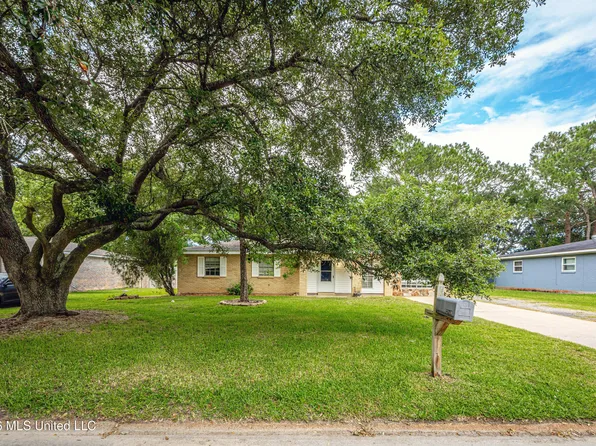 2840 Garden Dale Ave, Gautier, MS 39553