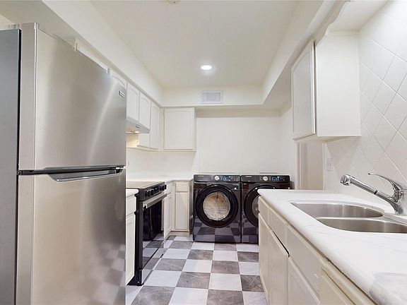 4th image of 357 N Post Oak Ln APT 117