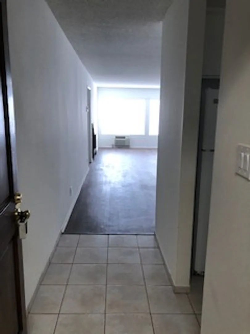 1820 Bentley Ave. — Photo 2