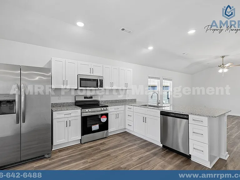 1206 SW 2nd St #1206 — Photo 9