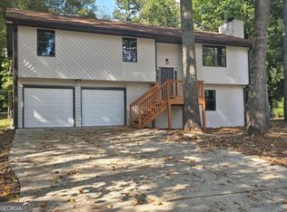 3301 Summer Wood Cir, Snellville, GA