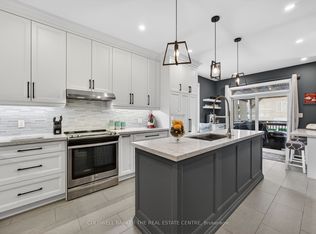 33 Booth St, Bradford West Gwillimbury, ON L3Z0A4