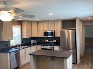115 W 10th St, Coal Valley, IL 61240