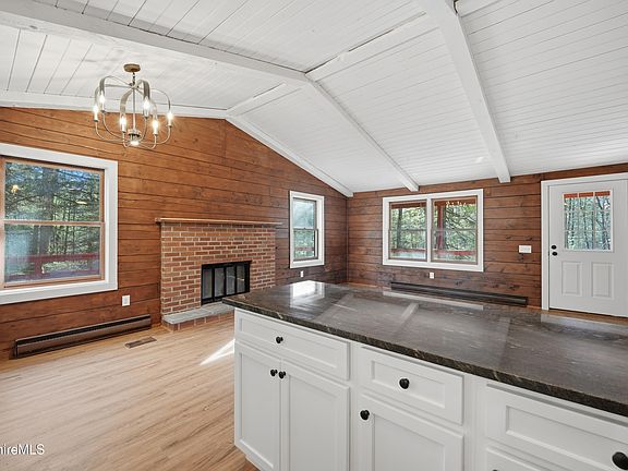 4th image of 859 Moberg Rd