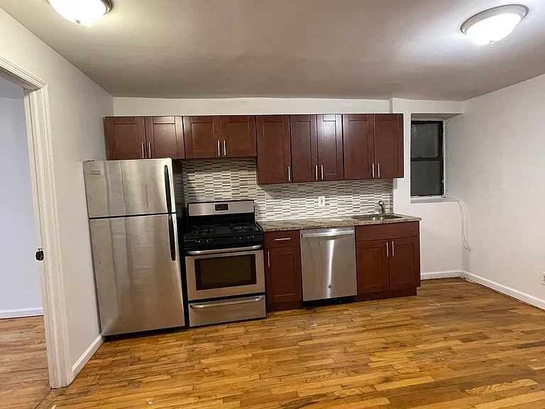 276 S 5th St #1A — Photo 2