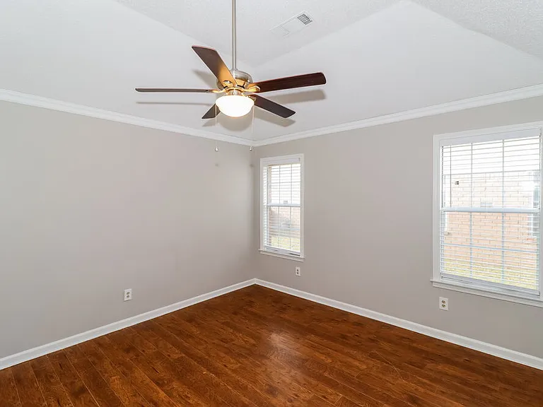 2268 Lake Hill Ct — Photo 10