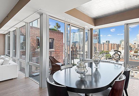 5th image of 245 W 19th St Penthouse 4