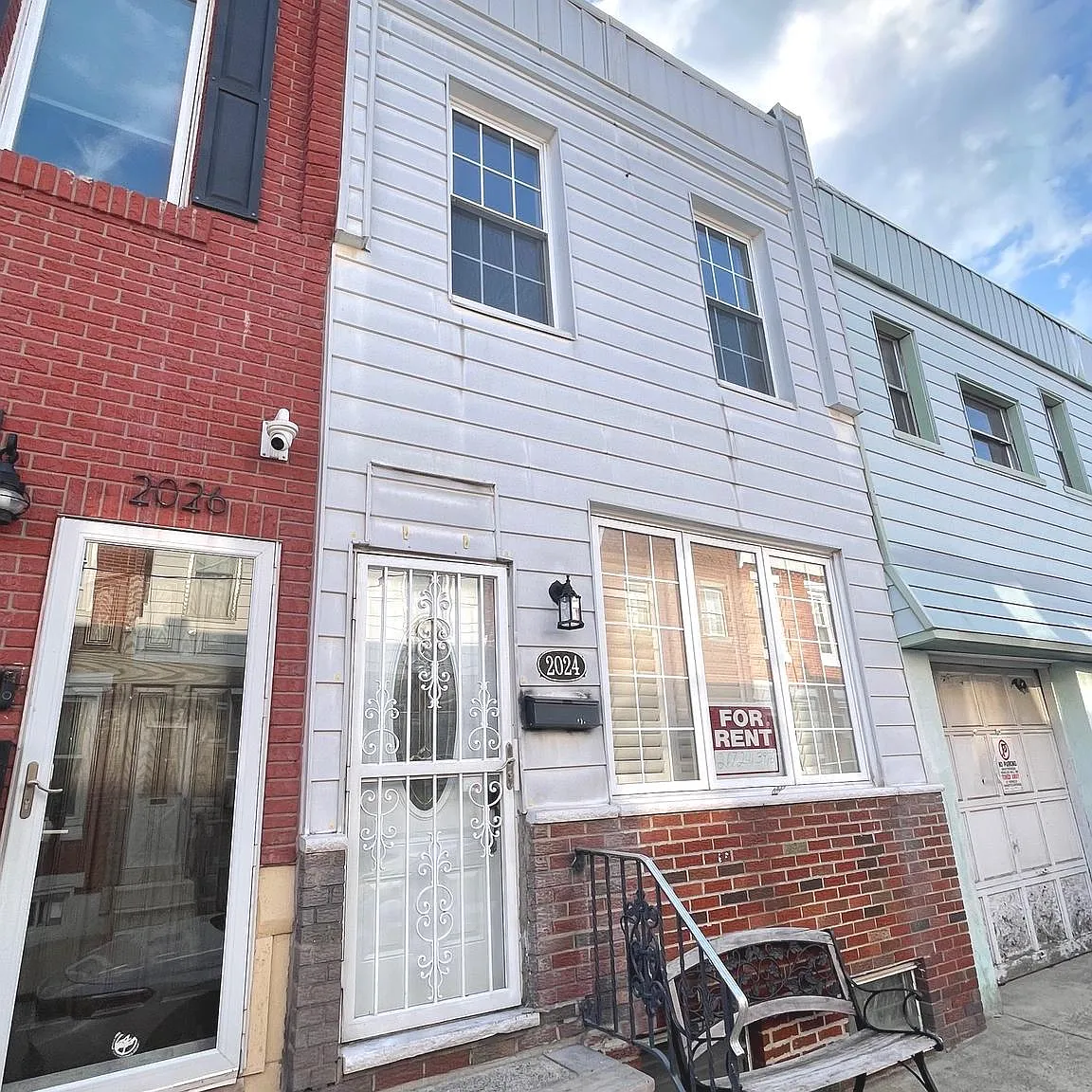 2 bed, 1.5 bath, 850 sqft, $2,000 — Photo 1