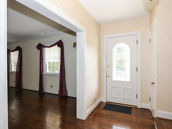 2nd image of 747 Barney Ave