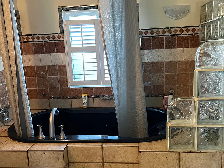 2558 Arosa Dr #B — Photo 3