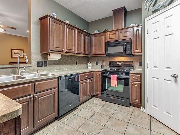 4th image of 1203 Martinsville Ln