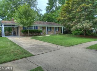 8220 Chancery Ct, Alexandria, VA 22308
