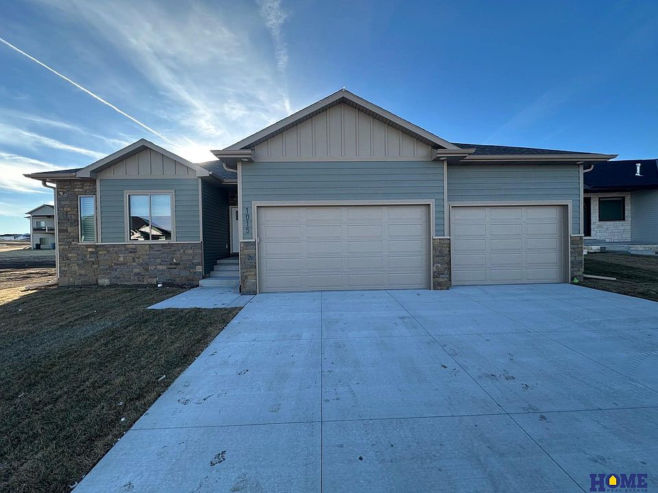 1st image of 1015 N 109th St