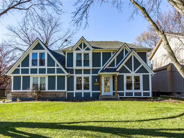12040 S Hallet St, Olathe, KS 66062