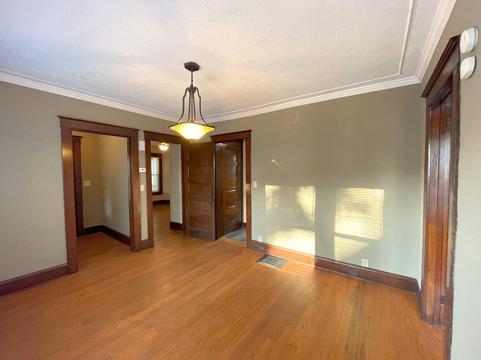 2 bed, 900 sqft, $1,195 — Photo 2
