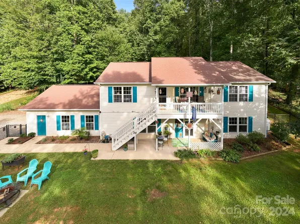 17 Cole Rd, Leicester, NC 28748
