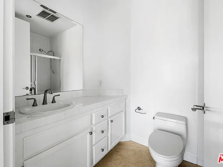 11628 Montana Ave #206 — Photo 25