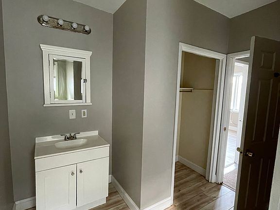 2nd image of 2284 Main St APT 1
