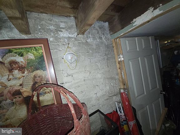 2nd image of 75 Hedge St #2