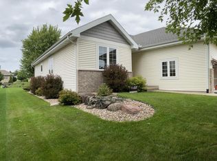 821 Oregon Parks Ave, Oregon, WI 53575