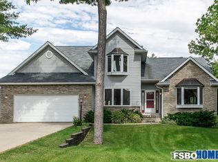 734 Arlington Dr, Iowa City, IA 52245
