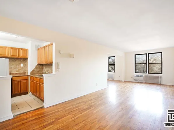 6215 Broadway 1 image 1 of 7