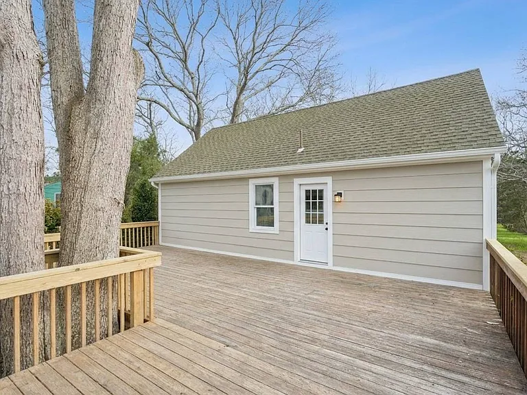 22 Lake Side Dr — Photo 4