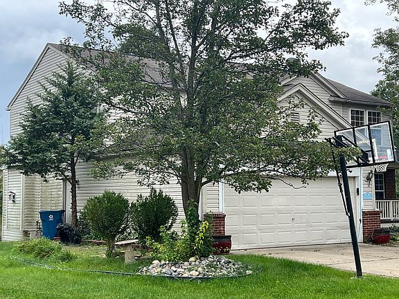 3rd image of 7579 Peninsula Ct