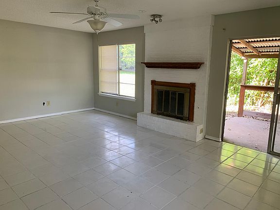 3rd image of 9704 Parkfield Dr Building B