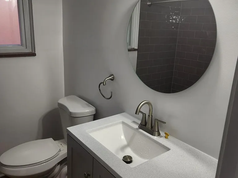 1704 Rowland Ave — Photo 17