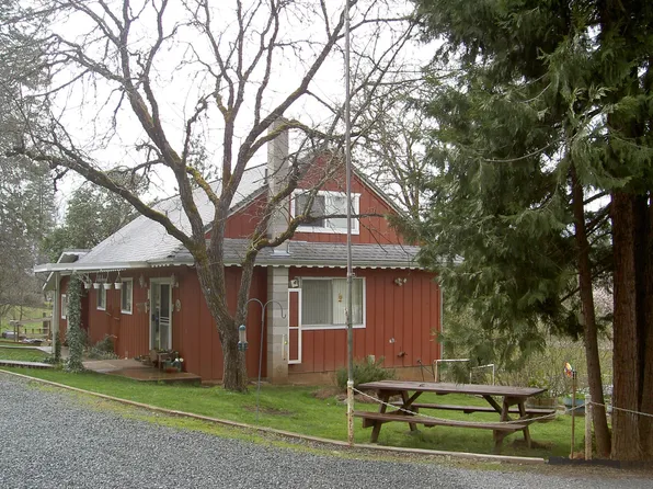 1711 Pleasant Valley Rd, Merlin, OR 97532