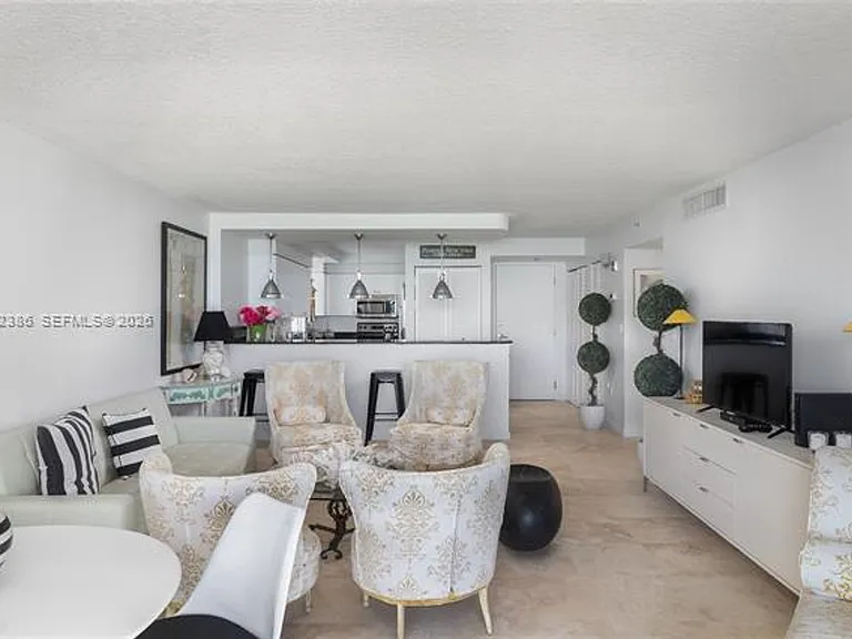 6917 Collins Ave #715 — Photo 8