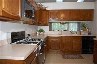 4th image of 224 Lorraine Cir