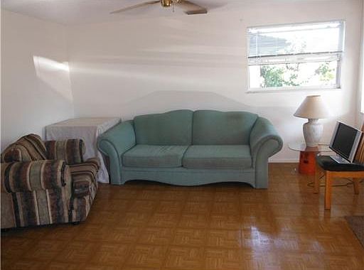 4th image of 274 Lake Palms Dr