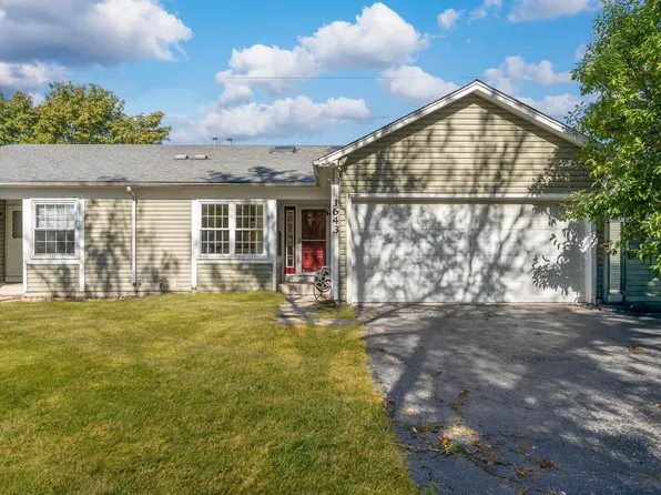 1643 Estate Cir, Naperville, IL 60565