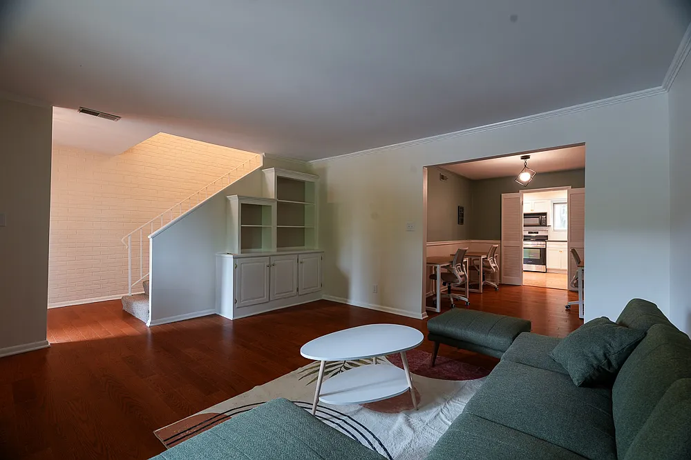 1 bed, 1.5 bath, 800 sqft, $775 — Photo 2