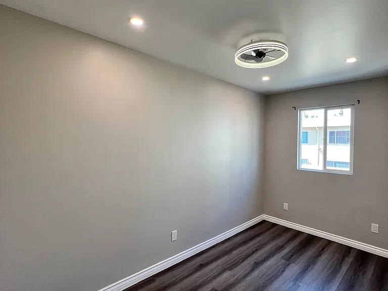 417 S Kenmore Ave #20 — Photo 4