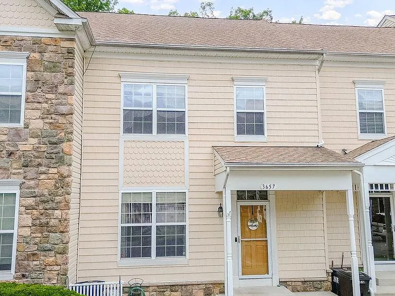 3657 Bedford Dr — Photo 2