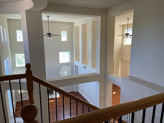 5th image of 2640 Renwick Ave