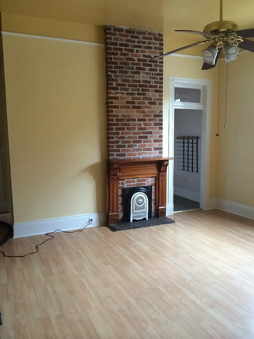 Spacious three bedroom — Photo 2