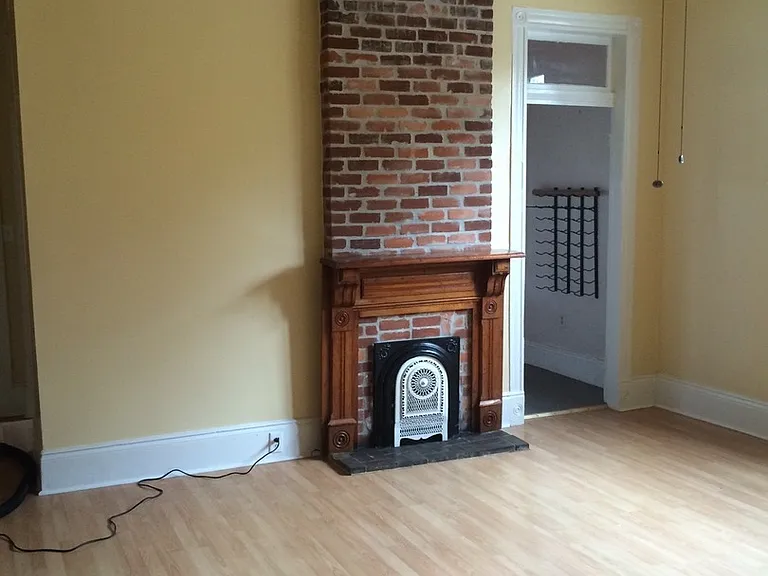 7625 Oak St — Photo 2