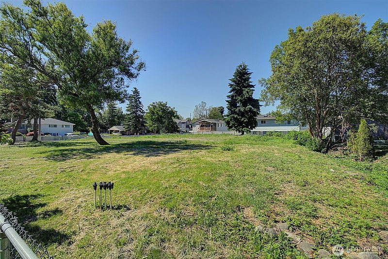 3rd image of 64 XX 32nd Avenue S