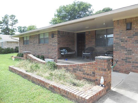 3rd image of 106 Lana Dr