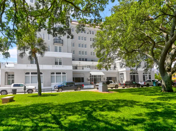 1 King St APT 702, Charleston, SC 29401