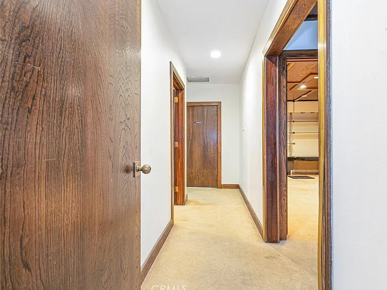 208 S Louise St — Photo 17