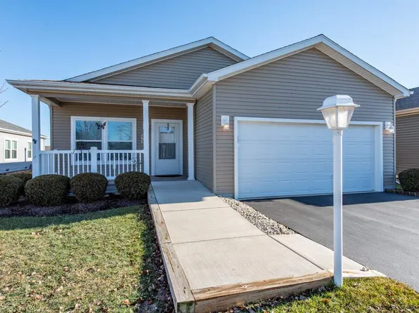 303 Legacy Ct, Grayslake, IL 60030