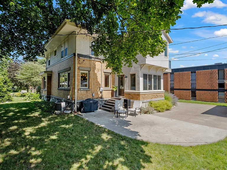 1310 Lake Dr SE — Photo 5