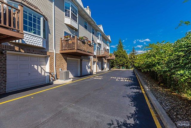 2nd image of 123 Panorama Dr