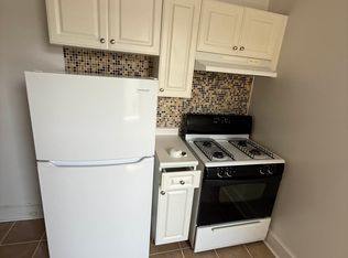 2621 30th St APT 3F, Astoria, NY 11102